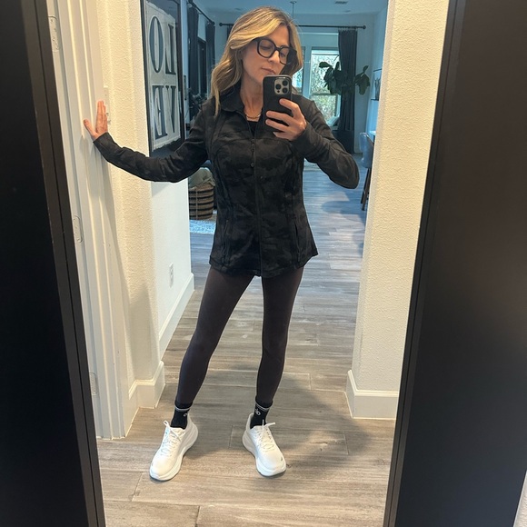 lululemon athletica Dark Camouflage Utility Jacket - Picture 8 of 8